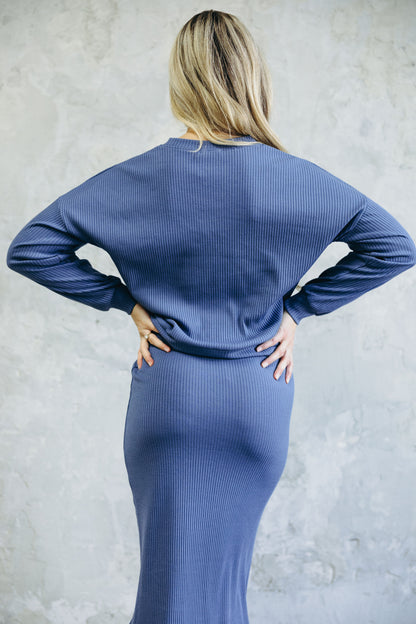 OVERSIZED RIBBED SWEATER IN COBALT