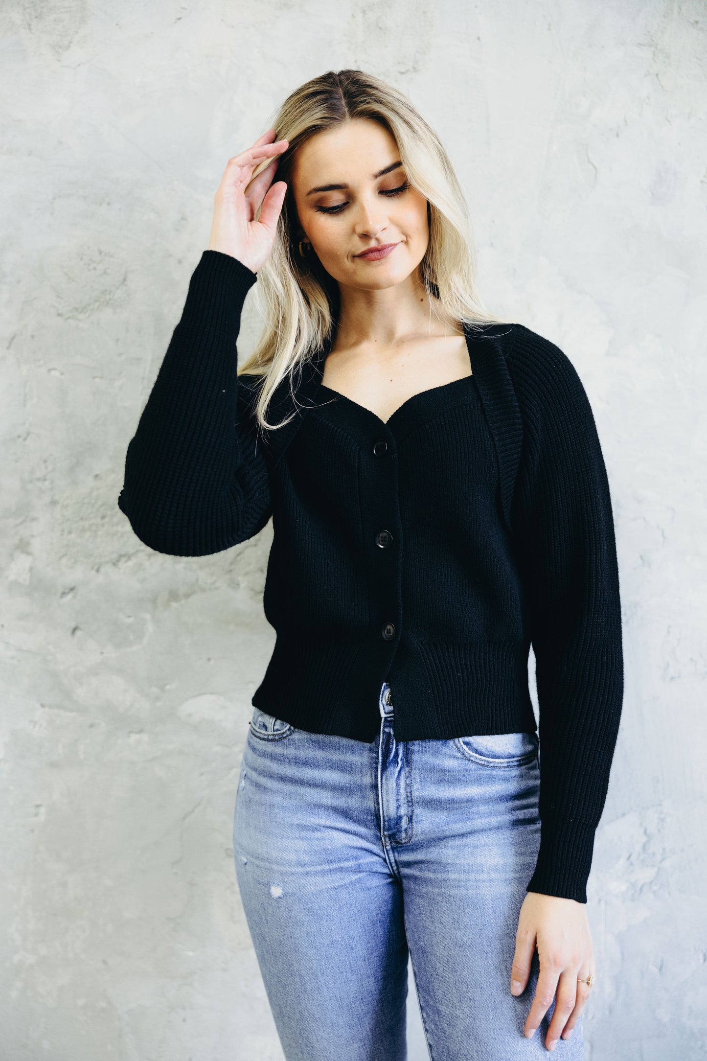 SWEETHEART BUTTON CARDIGAN IN BLACK