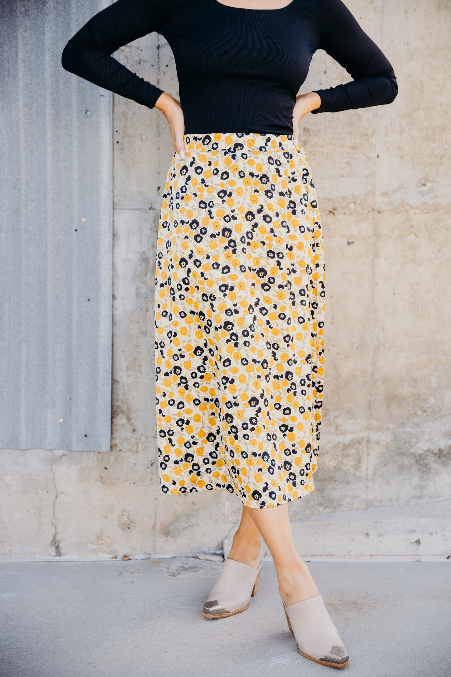 MIDI SKIRT IN HONEYCOMB