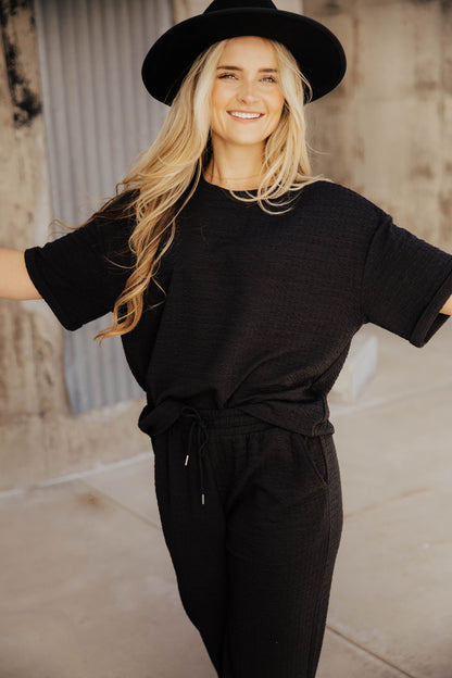 TEXTURED KNIT TOP IN BLACK FINAL SALE