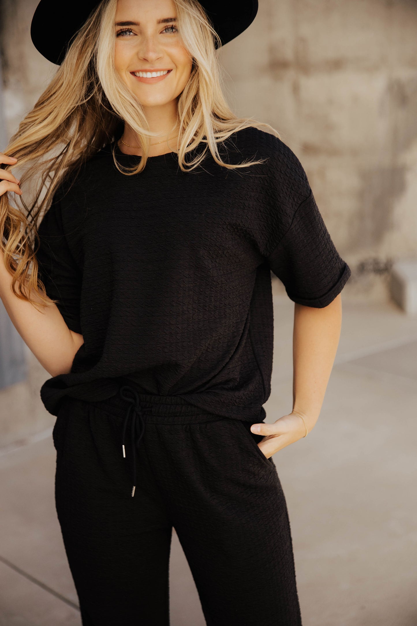 TEXTURED KNIT TOP IN BLACK FINAL SALE